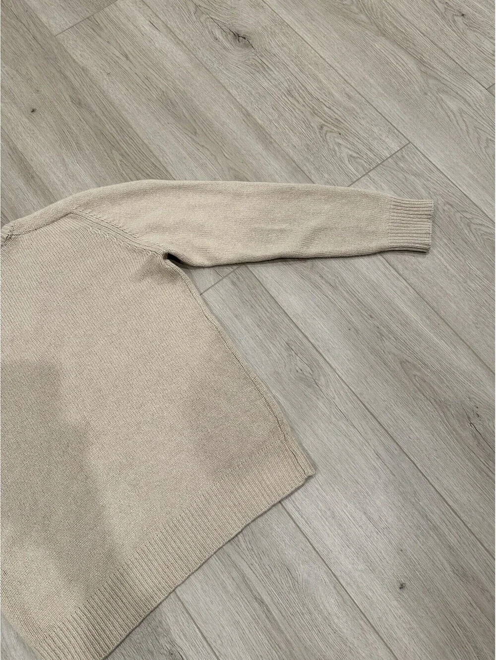 Gleneagles Knitwear Co. VTG V-neck Sweater 100% Camel hair Scotland